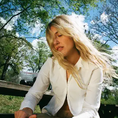 Ouve Hannah Cole, vê vídeos de música, lê a biografia, vê as datas da digressão e muito mais!